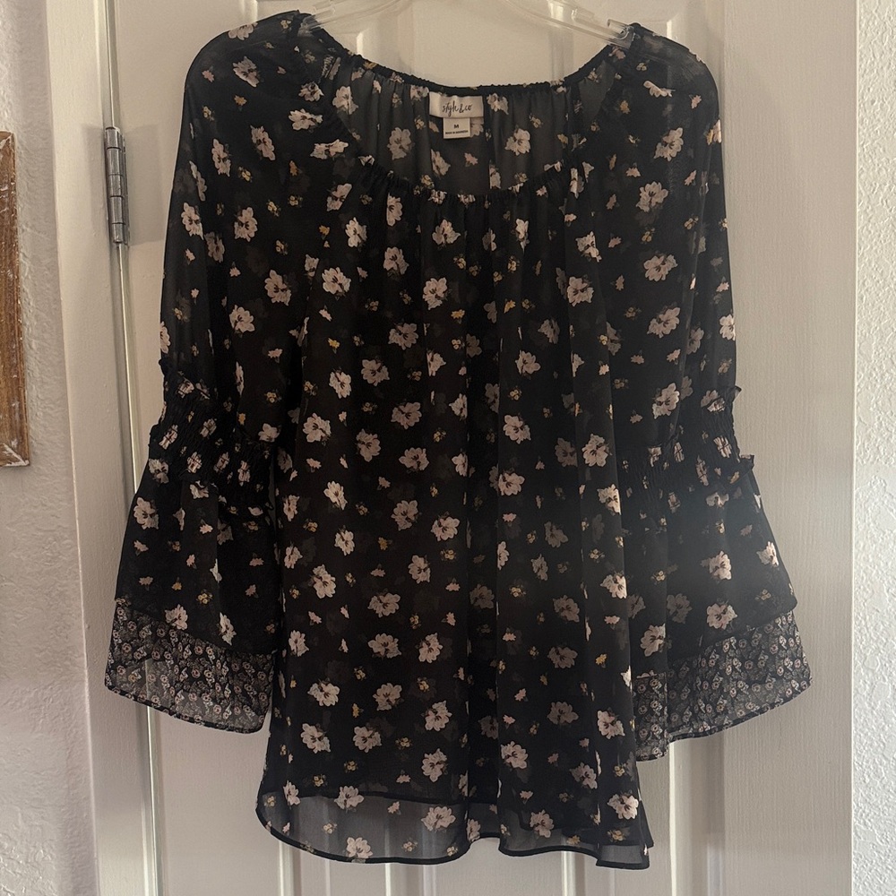 Style & co Macys Black Floral Blouse Flowy Bell sleeves career medium